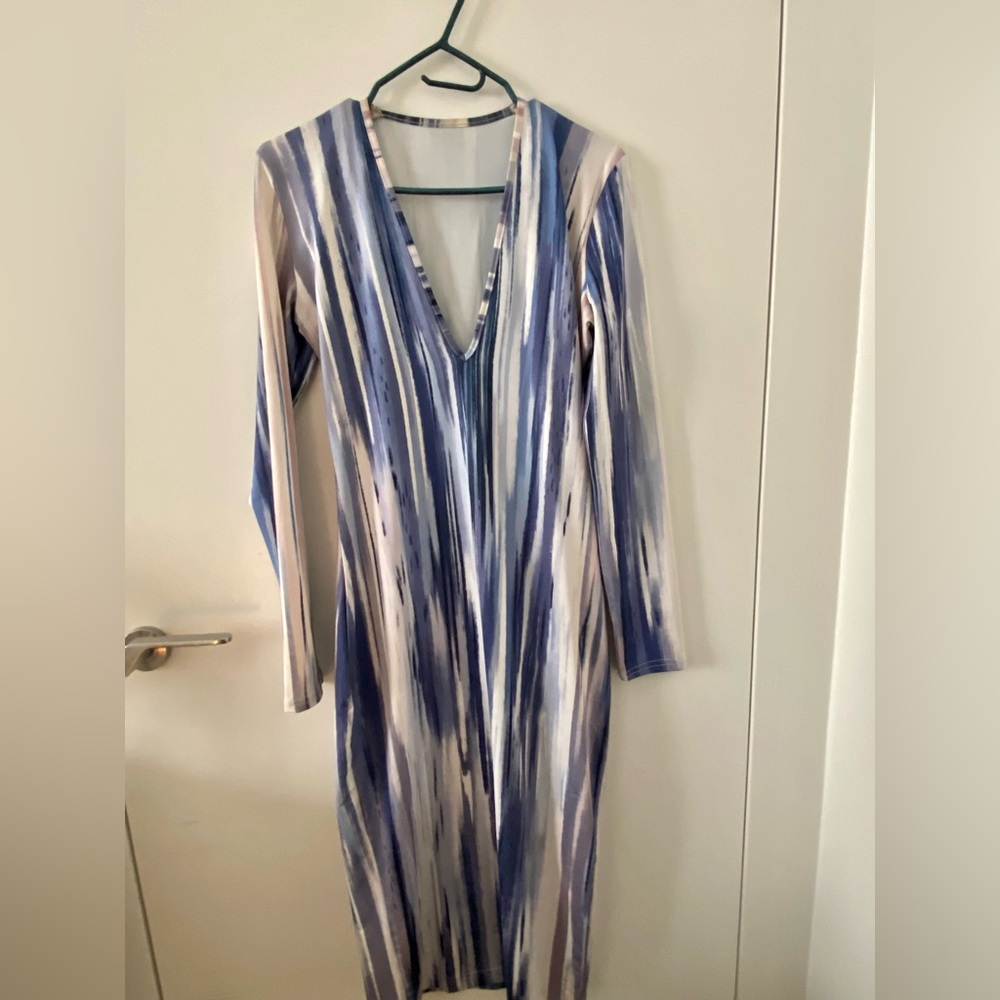 BLUE & WHITE MAXI LONG SLEEVE DRESS - Picture 1 of 3